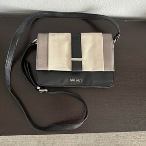 Nine West black and white crossbody bag